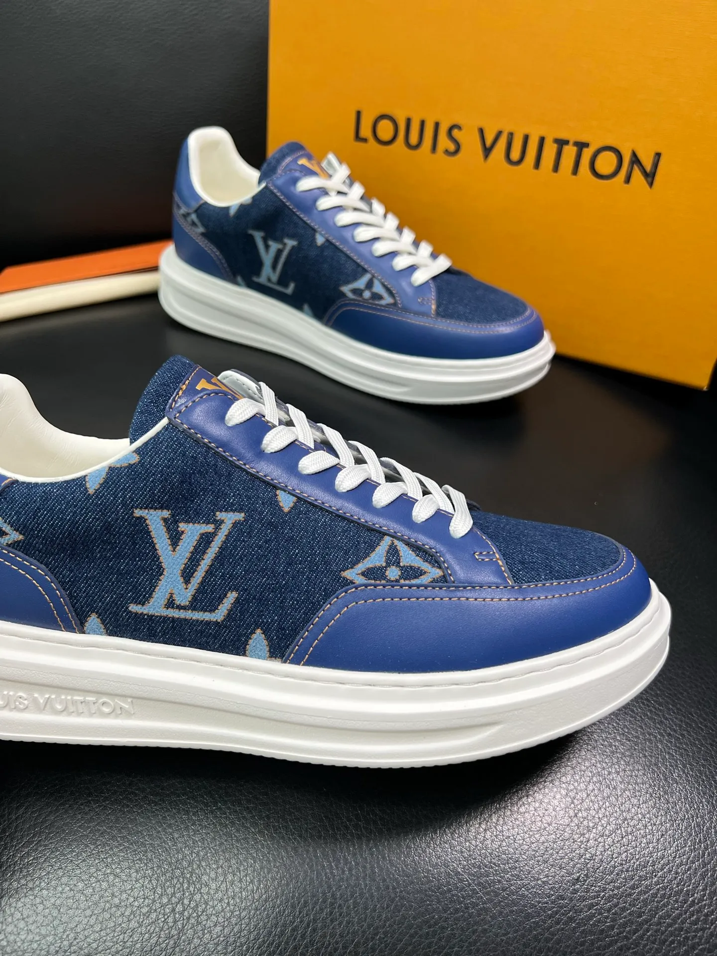 Men's shoes 💰740 Lv 🔍Top purchasing agent Louis Vuitton, sports sneakers counter synchronization, uppers imported from Italy, high-quality splicing with colorful and complex crafts, imported mesh pads are soft and comfortable, soles: original soles specially provided by the original factory, T men's shoes 💰U exclusive activity molded soles are super comfortable, original factory and single goods, high quality, welcome to compare, code number 38-44 (custom-made 45 46 )85867